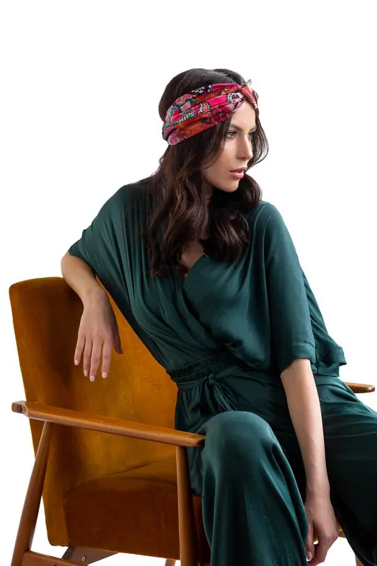 Modelka w sesji odzieżowej w studiu eFOTOGRAFIA