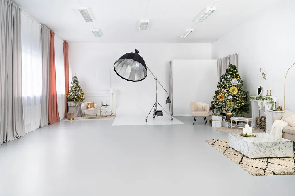 Studio fotograficzne w Warszawie — plan zdjęciowy ze światłem studyjnym
