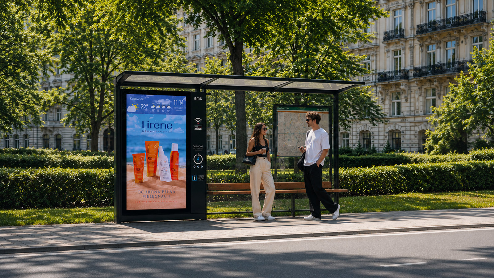 Finalna kreacja kampanii Lirene Sun na przystanku autobusowym — plakat/citylight z naszym zdjęciem produktowym